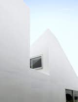 Roof of the Kumagaya House by Chop + Archi