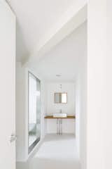 Bathroom in the Kumagaya House by Chop + Archi