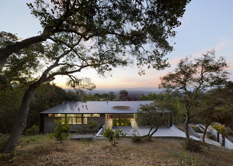 Photo 1 of 11 in Overlook Guest House by Schwartz and Architecture Dwell