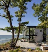  Photo 2 of 5 in Lake Michigan Modern by DeForest Architects