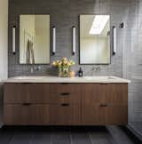House of Sound and Light - Ensuite Bathroom