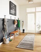 Powder-coated steel is a strong and durable choice for wall hooks. From entryways to bedrooms, the modern designs and timeless colors provide so many ways to create your ideal storage solution. #madeinamerica  #accessories #entryway
