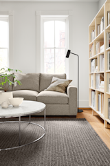 One of our most popular collections, the Metro sofa is the perfect solution for those looking for versatile seating that works equally well in formal living rooms and family-friendly great rooms. 
