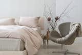 AREA Inc. PERLA powder together with ELLIOT beige for a light and soothing environment.