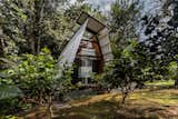 This Carbon-Negative Cabin in Ecuador Sits Lightly in a Tropical Paradise