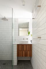 House in Newton by Architect George bathroom