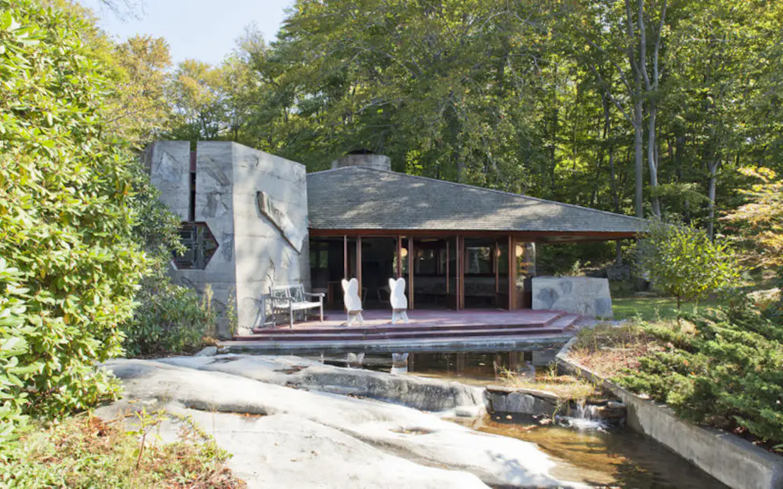 Photo 13 of 15 in A Home on a Private Island That's Based on a Frank ...