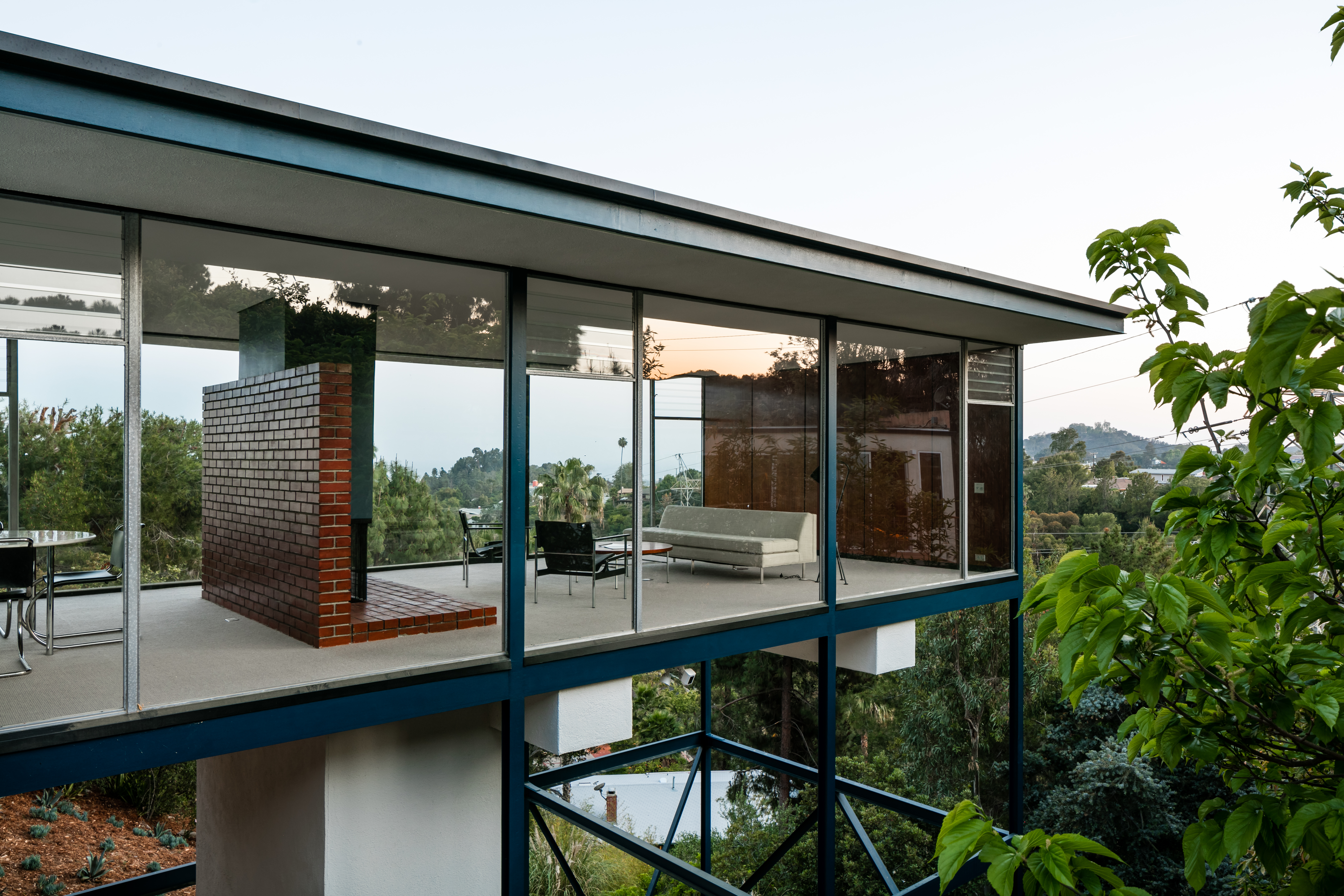 Craig Ellwood's Iconic Smith House in L.A. Is Listed For $3M - Dwell