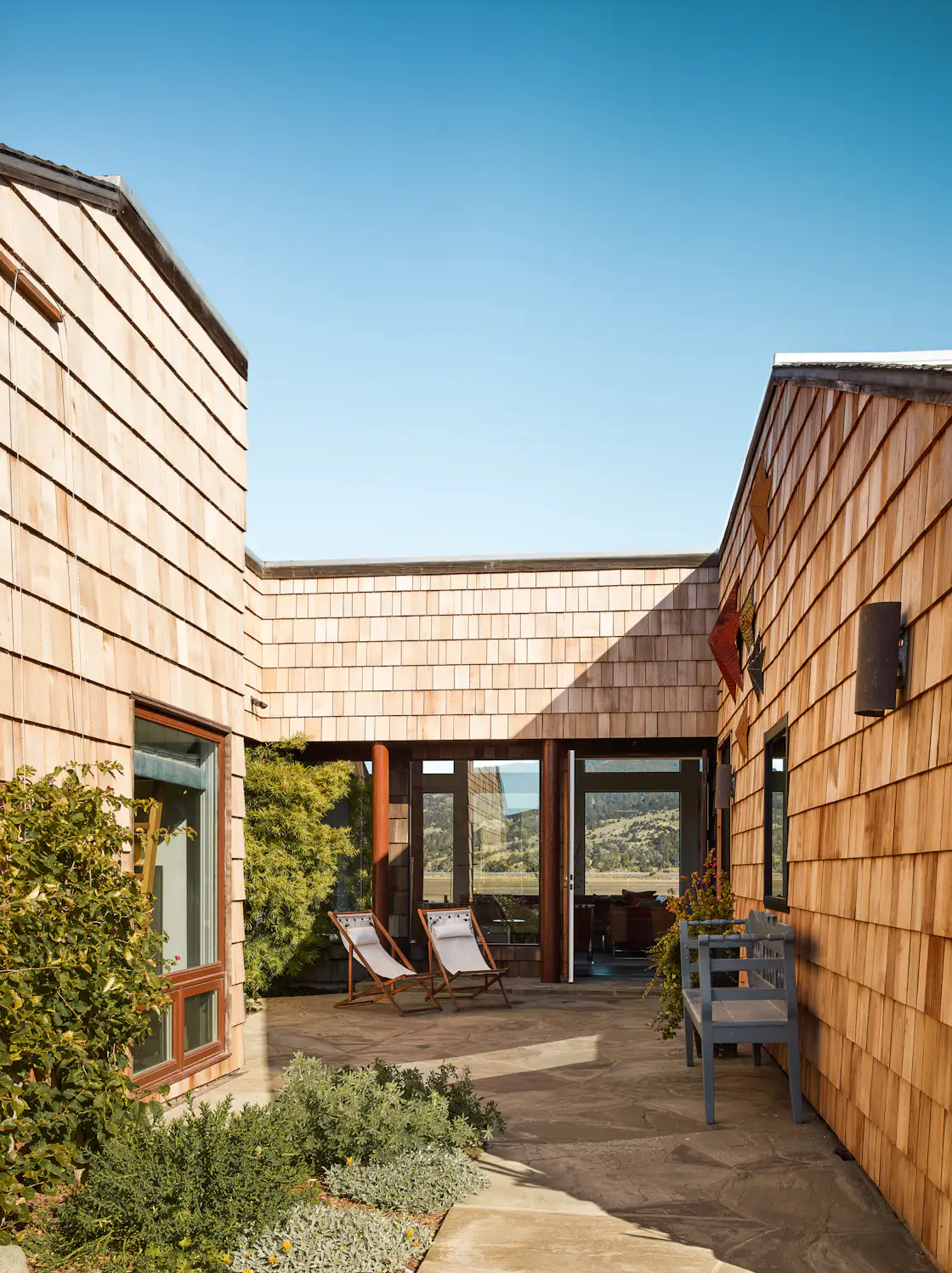 Photo 7 of 17 in A Delicate Renovation Revives a ’70s Beach House in ...