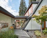 Before & After: An Expanded Wedge-Shaped Abode Flaunts its Midcentury Roots