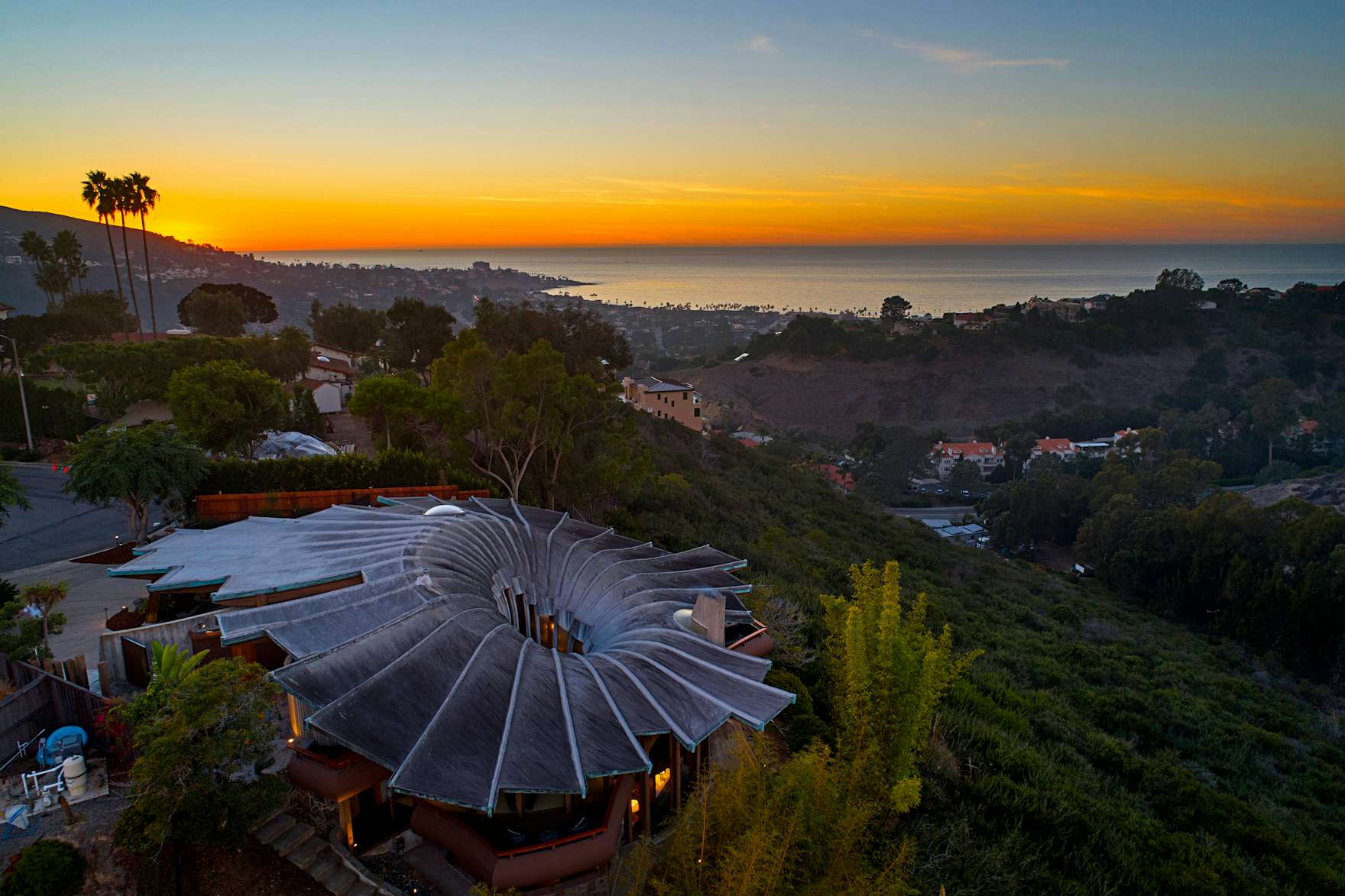 Lotus House by Kendrick Bangs Kellogg Modern Real Estate Dwell