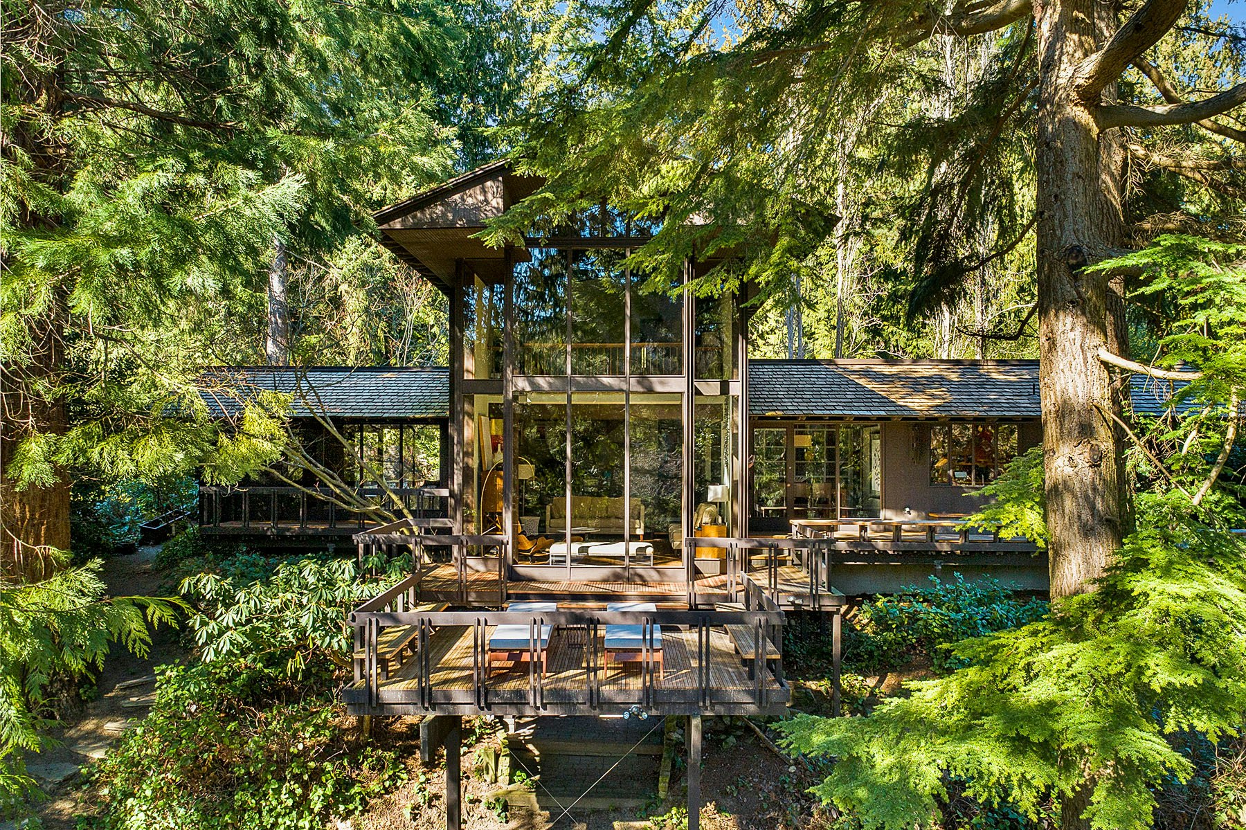 In Seattle, a Modern Home That Looks Toward the Sky and the Water