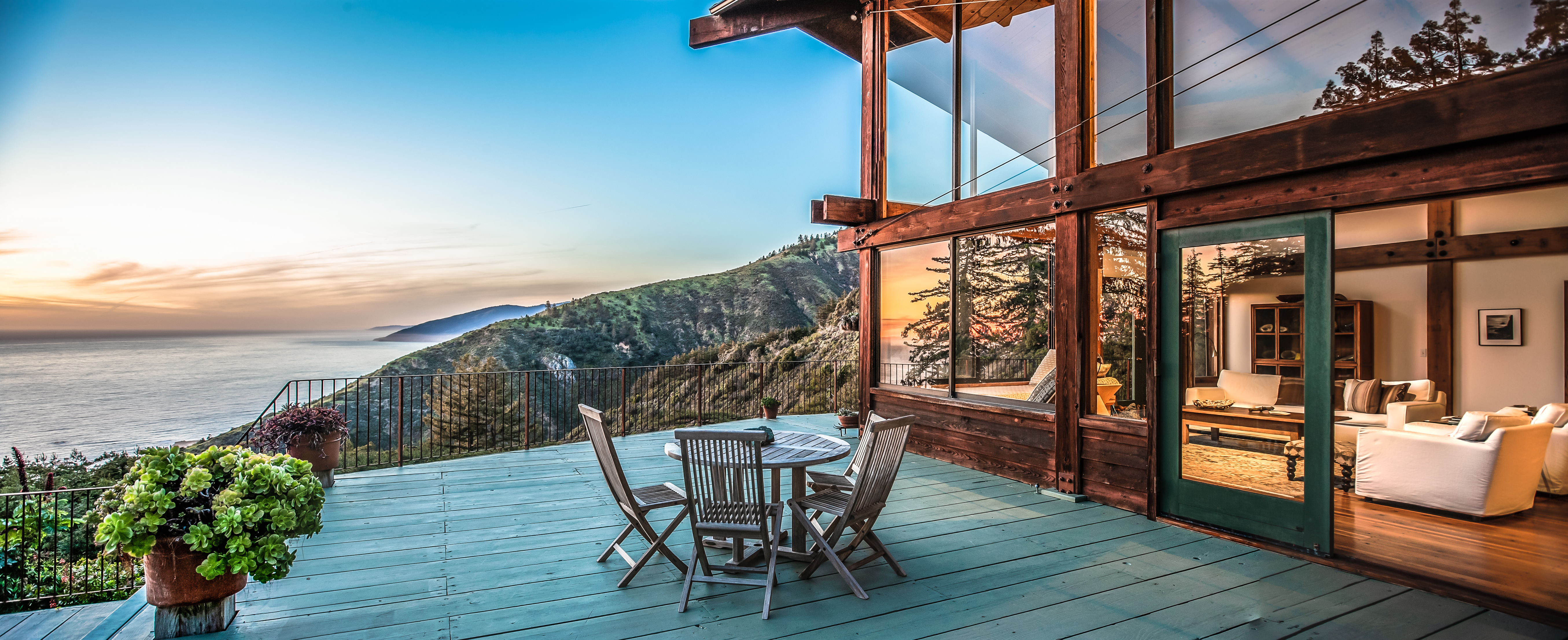 金が底をつきました。 A Big Sur Home Sitting on a Former Gold Mine Just Listed For $2.25