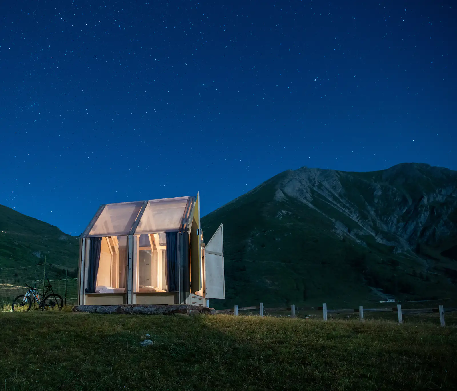 Image showcasing Photo 5 of 12 in 12 Stunning Glass Cabins You Can Rent Right Now for a ...