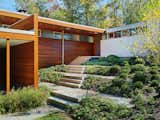 Exterior of the Glen House by Richard Neutra