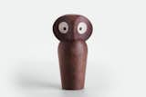 Owl - MYSTIC WISDOM

Designed in 1960, Paul Anker Hansen’s Owl has a mobile head that rotates to reveal new expressions. Be it wonder, contemplation or curiosity, the Owl echoes our own thoughts and offers a keen insight into what we perceive in every moment of every day.

------

Material: Handmake in oak, natural or smoked - Dimensions: Small H 8.5 cm, Large H 17 cm