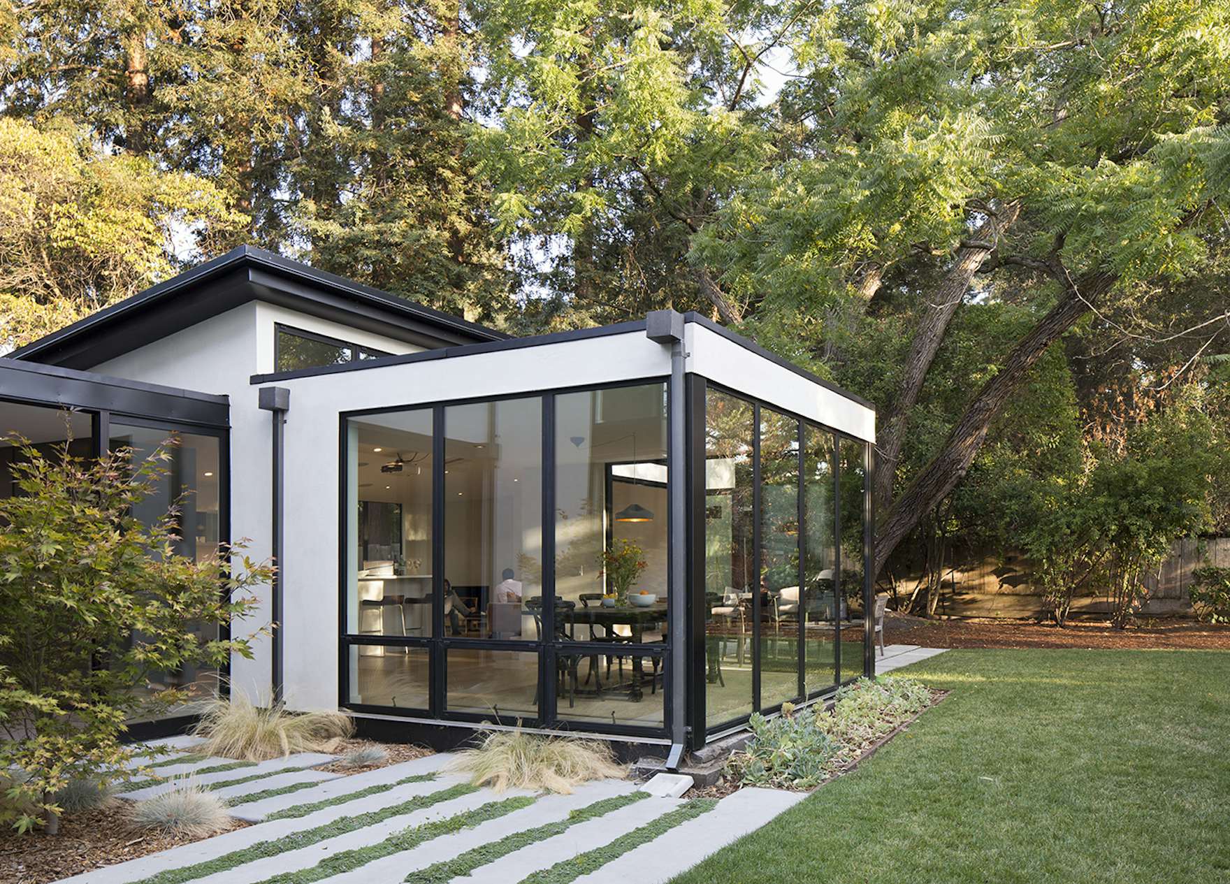 Embrace The California Dream: 2BR Townhomes In The Golden State's Capital