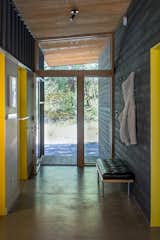 A Lean Cabin in Washington Dismantles the Indoor/Outdoor Divide - Photo 9 of 9 - 
