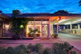 The Rejuvenated Austin Motel Welcomes Guests With Upbeat, Midcentury-Modern Vibes - Photo 12 of 12 - 