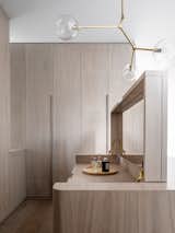 #designmilk #cottage #luigi #rosselli #architecture

Photo by Justin Alexander  Photo 19 of 24 in Hill Top Cottage By Luigi Rosselli Architects by Design Milk