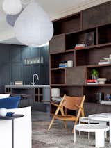 Alexandra Donohoe’s interior design and décor in the foreground with the kitchen joinery in the background.
© Justin Alexander