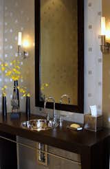The clean, architectural lines of the Mercury Sconce by Boyd Lighting makes it perfect for hallways, corridors, living rooms, dining rooms, bedrooms and bathrooms. The Mercury Sconce comes in two sizes, both are ADA compliant which means they're appropriate for hospitality and commercial applications. Available in six metal finish options. Photo by Karen Shapiro. #sconce #bathroomsconce #industriallighting #industrialsconce
