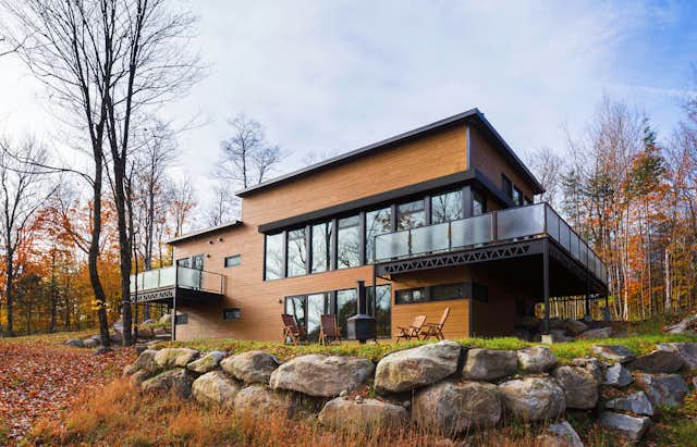 The Laurentians Residence (9 Photos) - Dwell