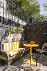 Hotel Pug Seal - German Velasco Arquitectos