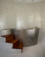 Freestanding Japanese Tub with 2 integrated seats