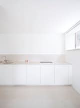 Calming straight-line kitchen. House O by Philipp Mainzer. © Ingmar Kurth.

upinteriors.com/go/sph215
