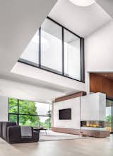 Vaulted living room into the round skylight we go !!