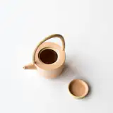 The style of these pastel ceramic teapots is minimalist and mineral, geological and geometric. With an eye for detail and color that add a perfect dose of poetry. Pair it with these cups from the same designer.