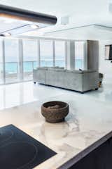 Neolith polished surface stands out in Estatuario in a private residence in Miami. 
