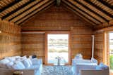Portugal’s Thatched-Roof Beach Cabins Bring the Outdoors In - Photo 4 of 5 - 