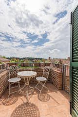 The home offers buyers the opportunity to experience the best of the Italian countryside coupled with its unique culture and delicious cuisine.