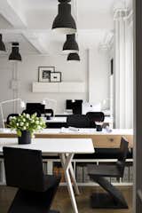 A small 1,000 sf workspace that feels far from cramped.