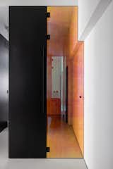 the bathroom from the entrance 