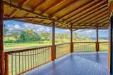 Hear the waves from the front Lanai