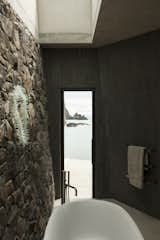 Stay at a Stone-and-Glass Retreat in a Remote New Zealand Bay - Photo 6 of 10 - 