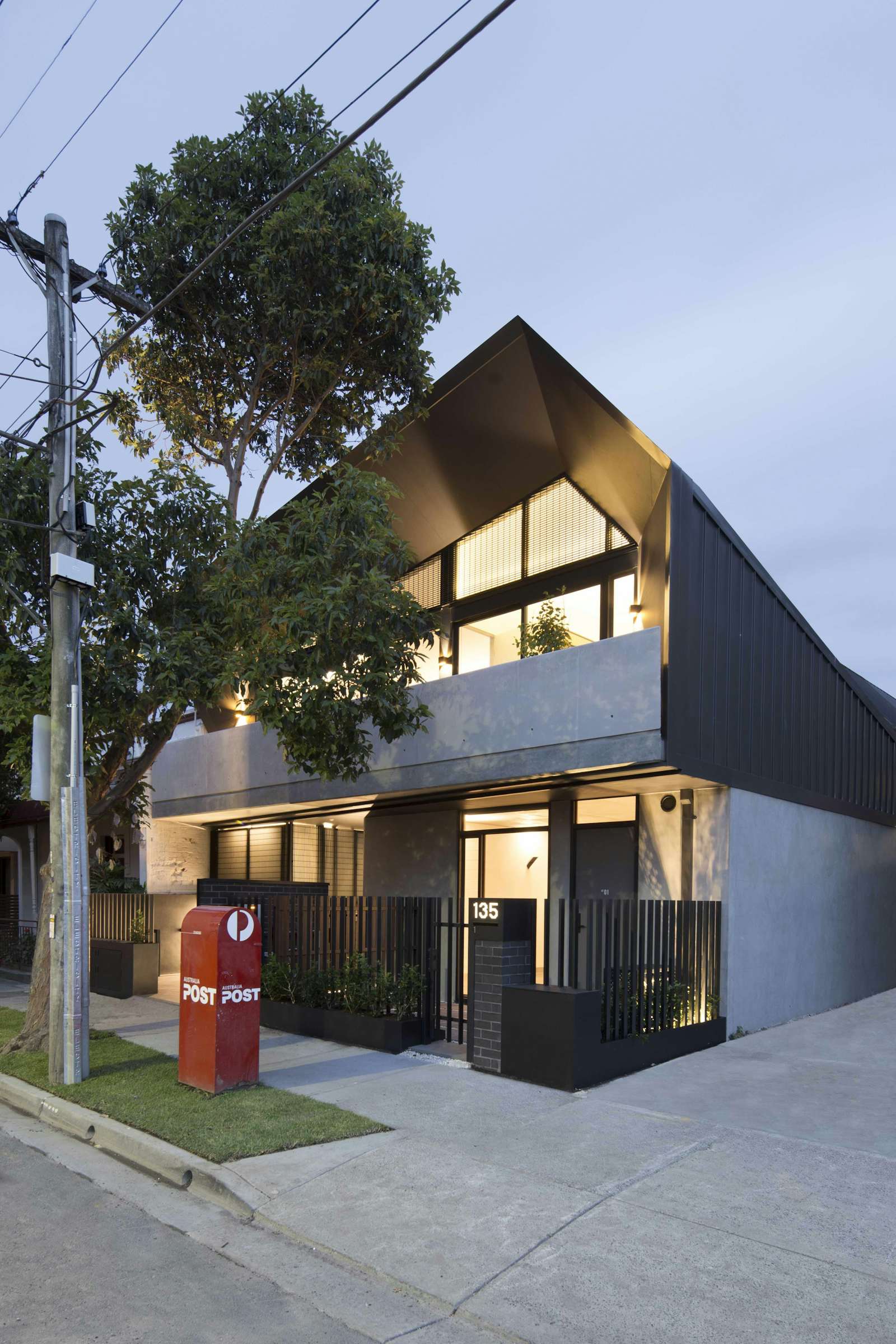 photo-2-of-14-in-what-looks-like-a-single-dwelling-in-melbourne