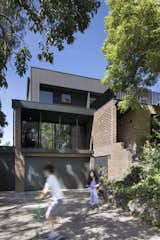 A Remodel Turns a Dark and Choppy House in Melbourne Into a Bright, Flexible Family Home - Photo 4 of 16 - 