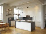 Fitted with 11 massive windows that overlook both Brooklyn and Manhattan, this three-bedroom loft has a fully-equipped gourmet kitchen, which makes it a great choice if you're planning on doing lots of cooking and eating in.