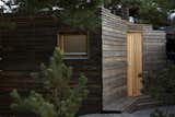 Exterior, Cabin Building Type, and Wood Siding Material  Photo 4 of 10 in A Tiny Bathhouse on the Norwegian Island of Hankø Made With Sustainable Softwood