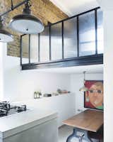 An Old Grain Warehouse on the River Thames Is Transformed Into an Industrial-Modern Home - Photo 4 of 11 - 
