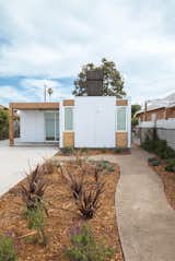 A collaboration between Minarc and Habitat for Humanity, this low cost home in South Central L.A. was built with unembellished cement board cladding and Minarc’s signature mnmMOD panels.
