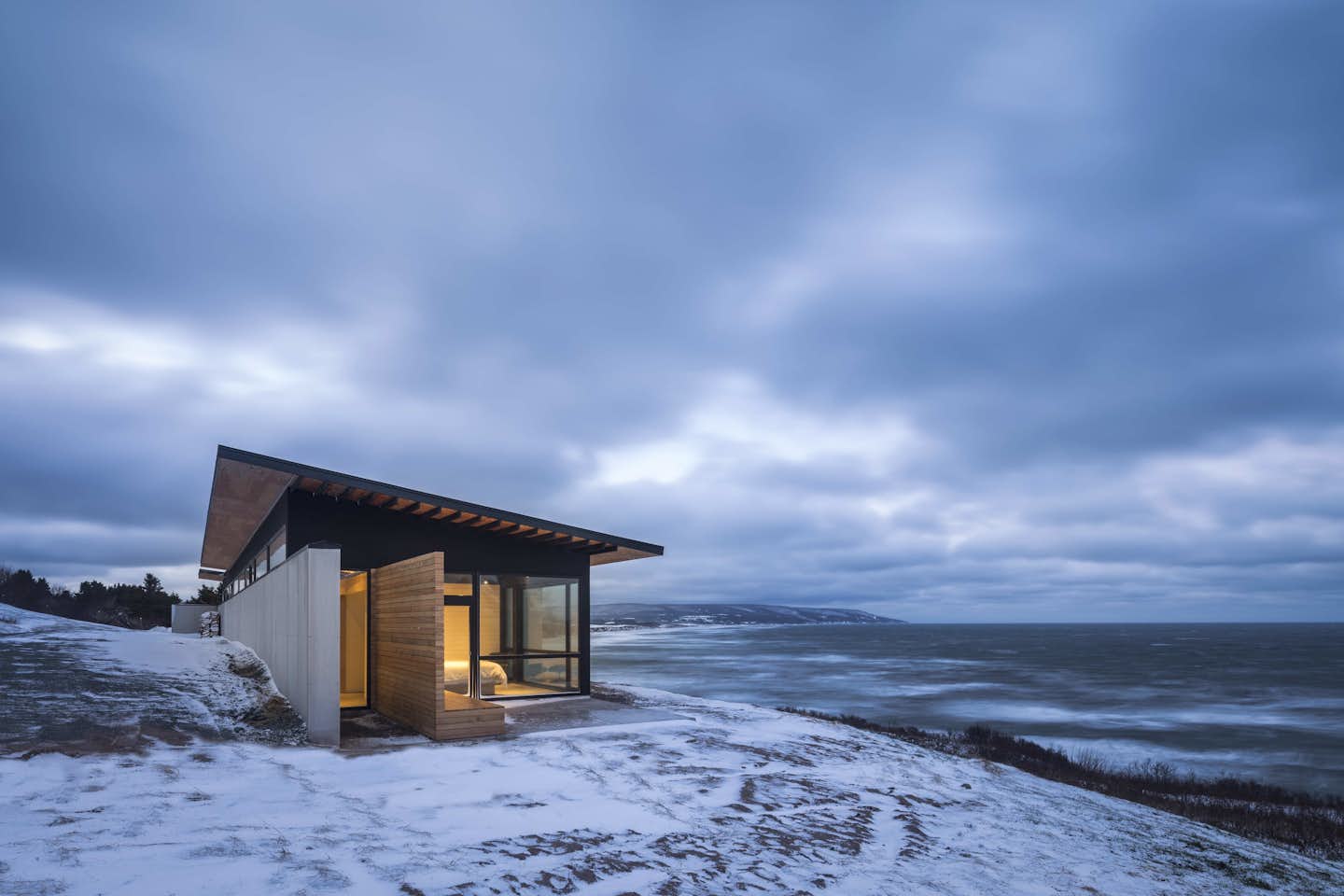 Photo 2 of 9 in 4 Stunning Homes That Celebrate the Natural Beauty of