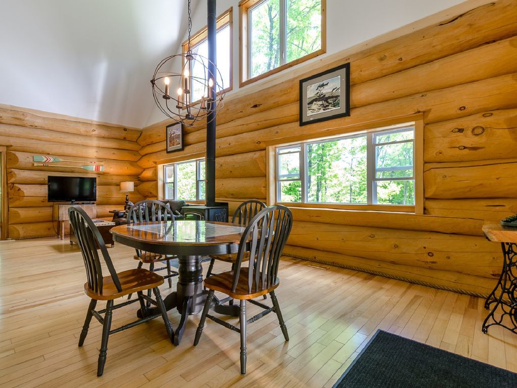 Photo 6 Of 16 In 8 Outstanding Cabins For Rent In Canada Dwell   Original 