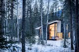 Exterior, Cabin Building Type, and Glass Siding Material  Photo 11 of 16 in 8 Outstanding Cabins For Rent in Canada