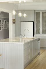 This "Kensington kitchen" was designed by Nadia Hursky for Blue Tea Kitchens.