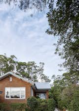 The site is located within the Australian bushland of Willoughby Council's Griffin Heritage Conservation Area, which added another level of complexity to the approvals process and design.